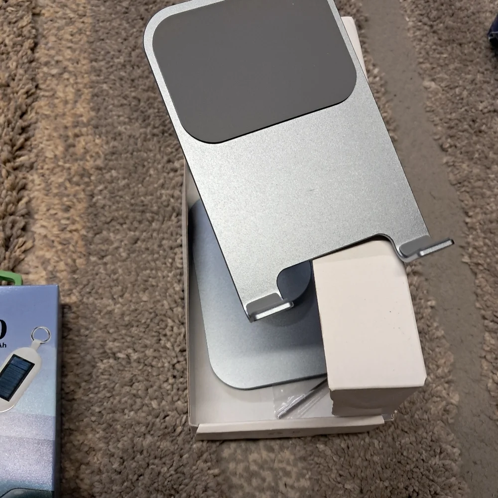 Magnetic Car Vent Holder, 4 In 1 Mini Power Bank For Apple Watch& Rotating Stand